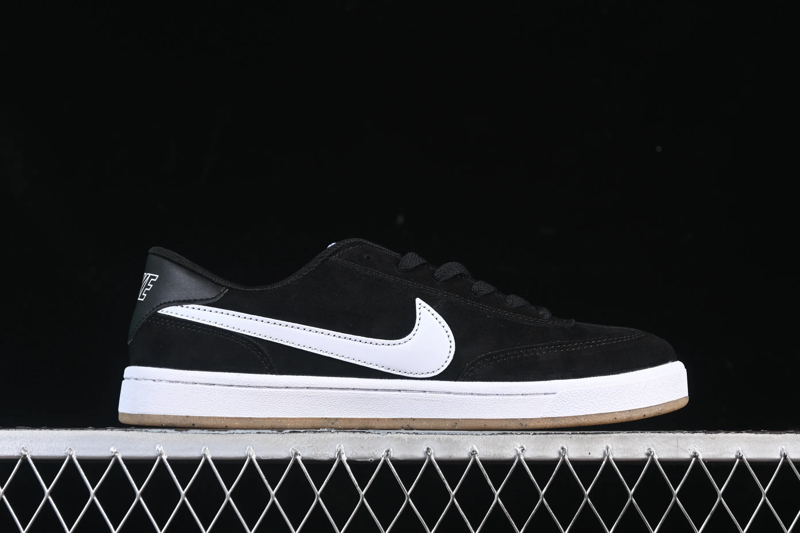 All categories Nk SB Dunk series Nike SB Fc Classic campus sneakers Nike SB Fc Classic Nike autumn and winter campus casual sneakers CJ9961-001